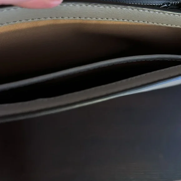 Tory Burch leather shoulder bag - Picture 6 of 9